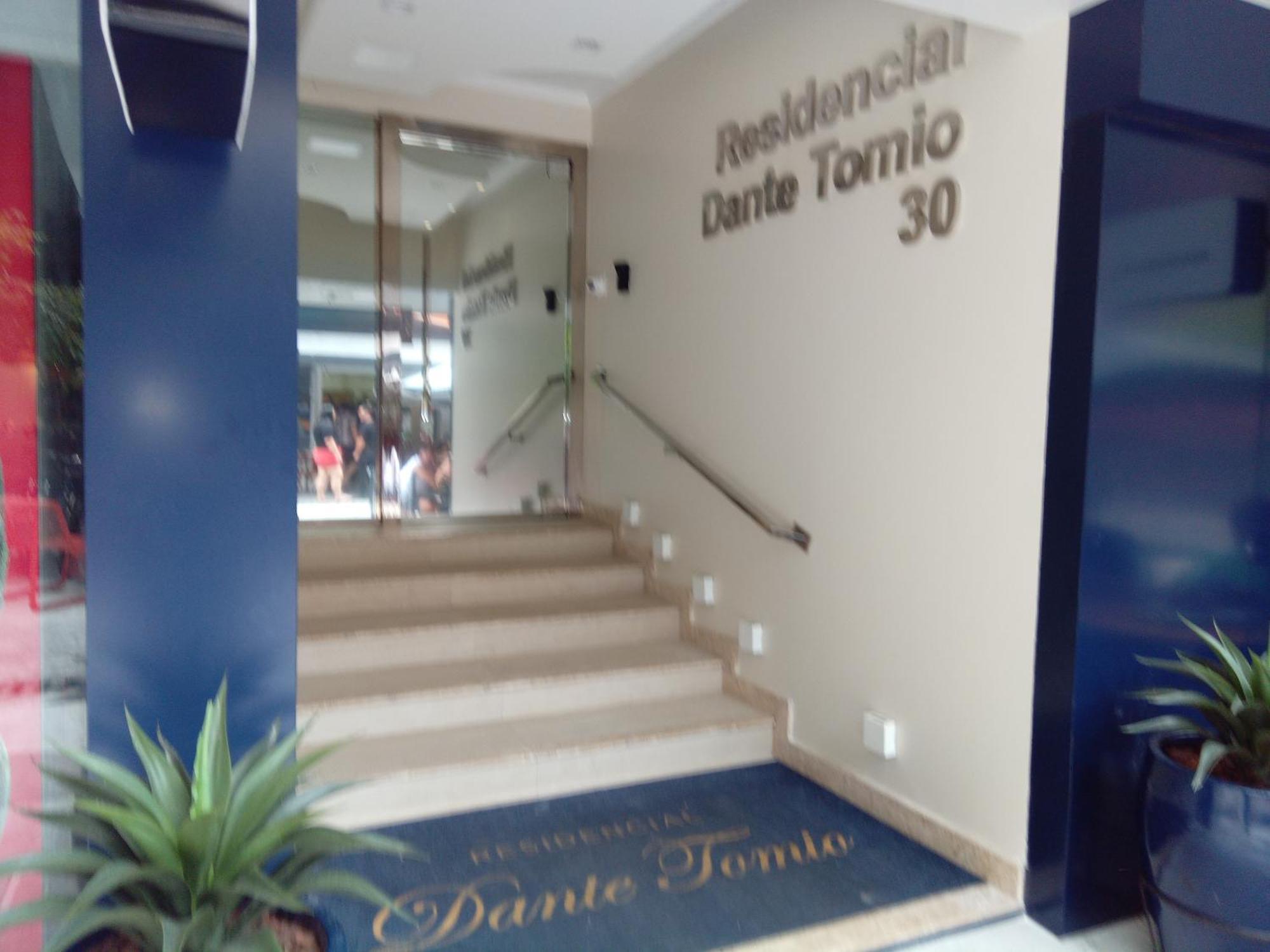 Dante Tomio Apartamento